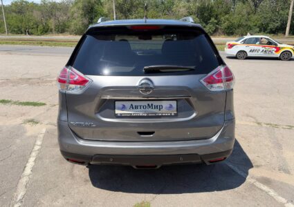 Купить марку машины Nissan X-Trail 2.0 2015 в Луганске