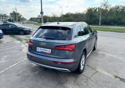 Купить марку машины Audi Q5 2018 в Луганске