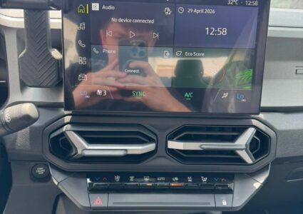 Купить марку машины Renault Duster 1.2 AT 4WD Новый автомобиль в Луганске