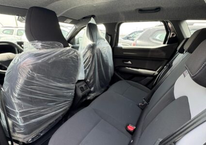 Купить марку машины Renault Duster 1.2 AT 4WD Новый автомобиль в Луганске