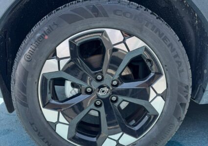 Купить марку машины Renault Duster 1.2 AT 4WD Новый автомобиль в Луганске