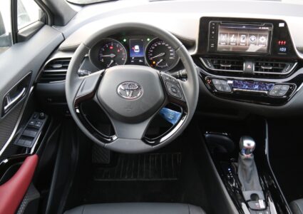 Купить марку машины Toyota C-HR Новый автомобиль в Луганске